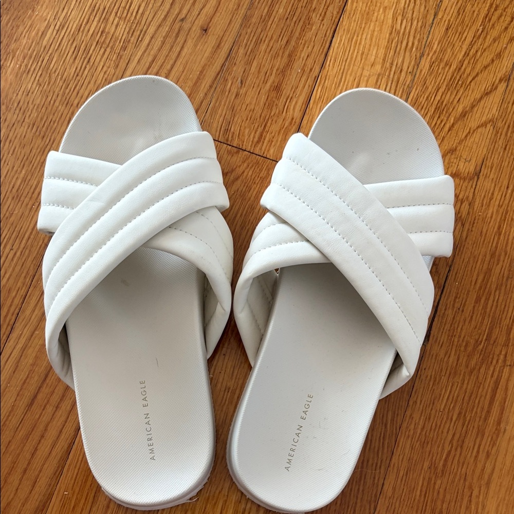 American Eagle Outfitters White Quilted Crisscross Slide Sandals Women’s US 7